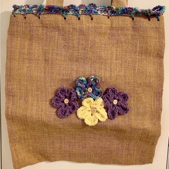 Hand Crafted Burlap straw top handle wicker Tote Bag  with Crochet Flower Detail - Picture 5 of 13